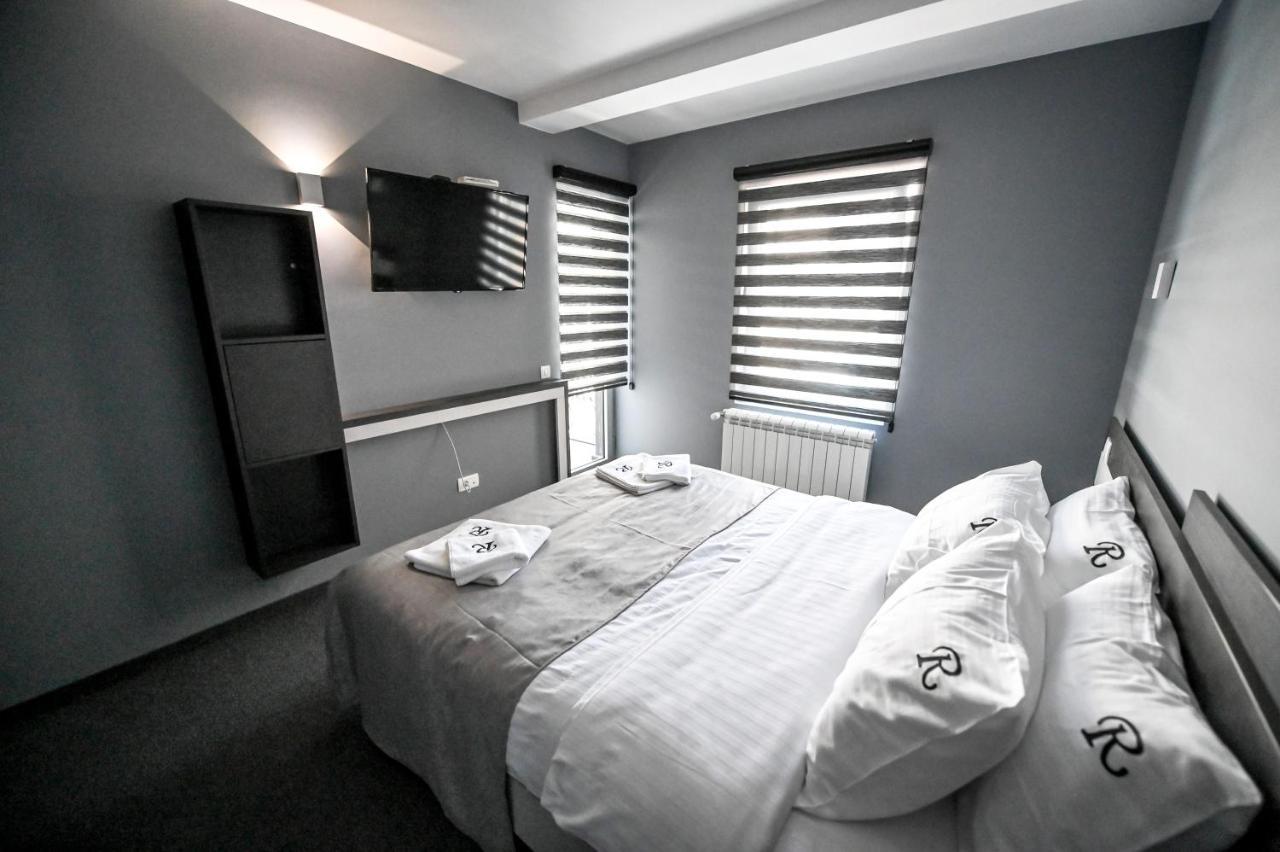 Aparthotel Respect034 Aranđelovac Exteriér fotografie